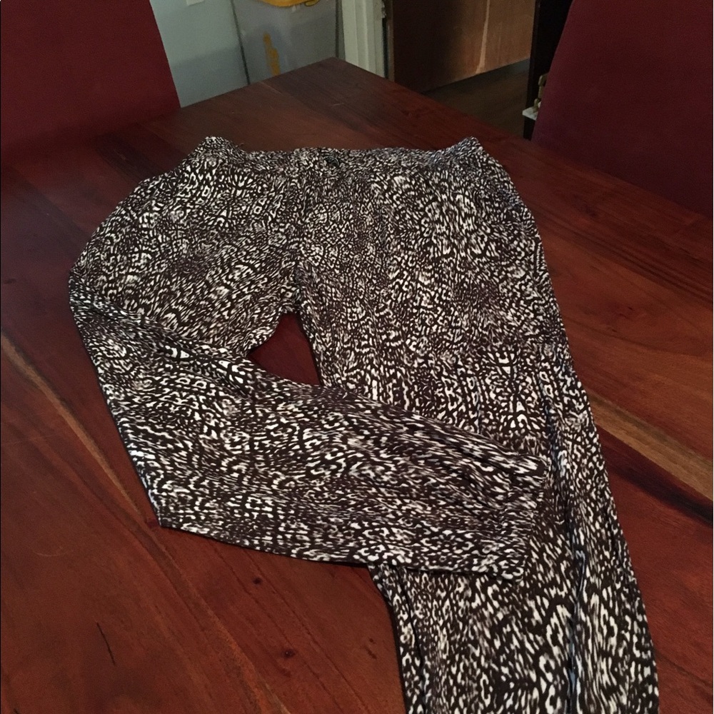 DKNY- pants 👖comfortable size L.