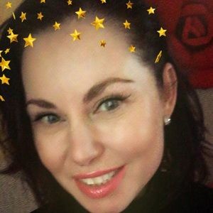 Meet your Posher, Dina