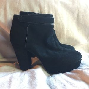 Gianni Bini booties