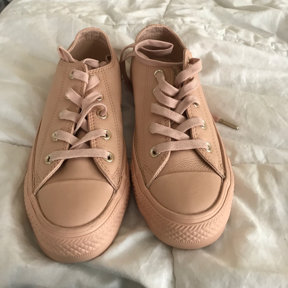 Nude converse