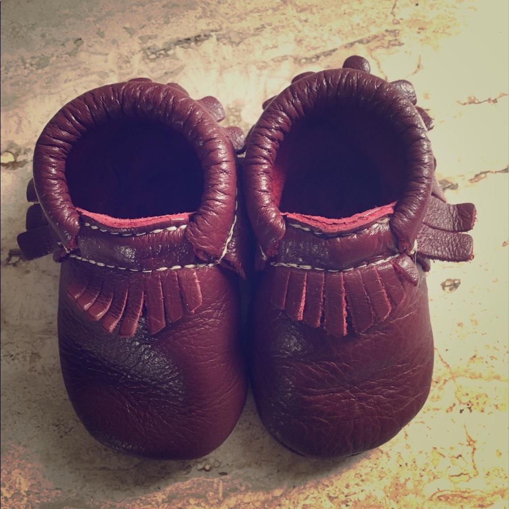 Freshly Picked leather baby moccasin burgundy