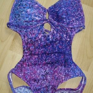 gorgeous monokini