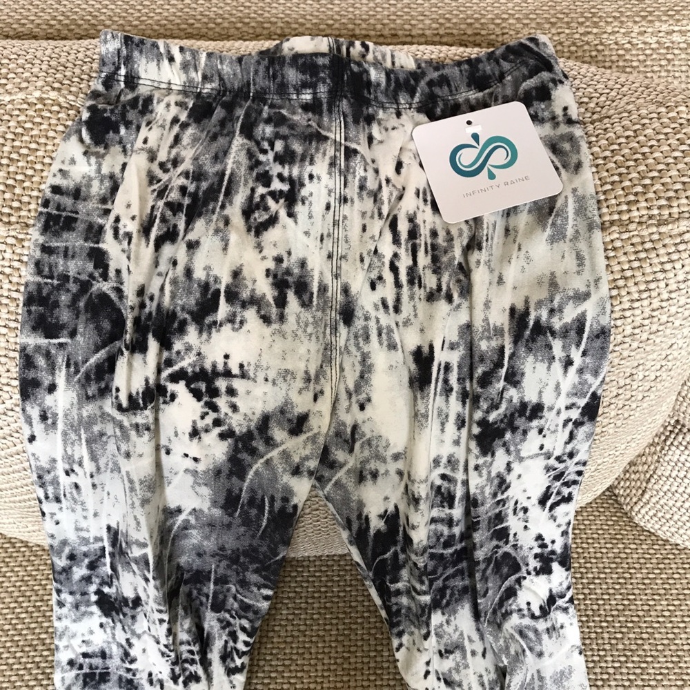 LAST ONE! Tie-Dye Leggings - Picture 2 of 2