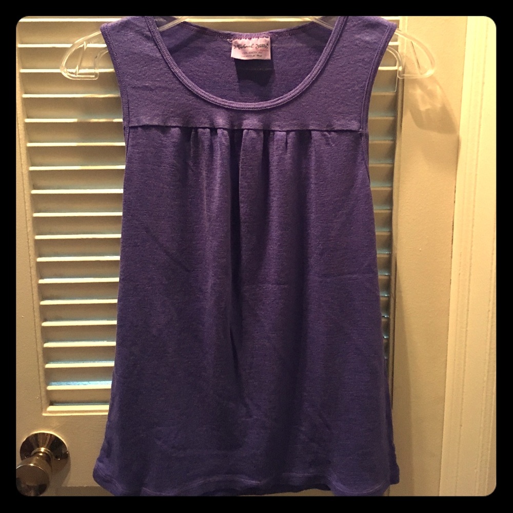 Cute and flattering Michael Stars ✨ shimmery tank!