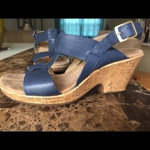 Clarks dark blue heel sandal size 7 1/2