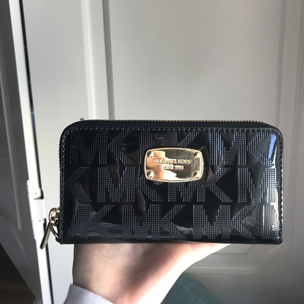 Black Patent Michael Kors Wallet With Gold Details