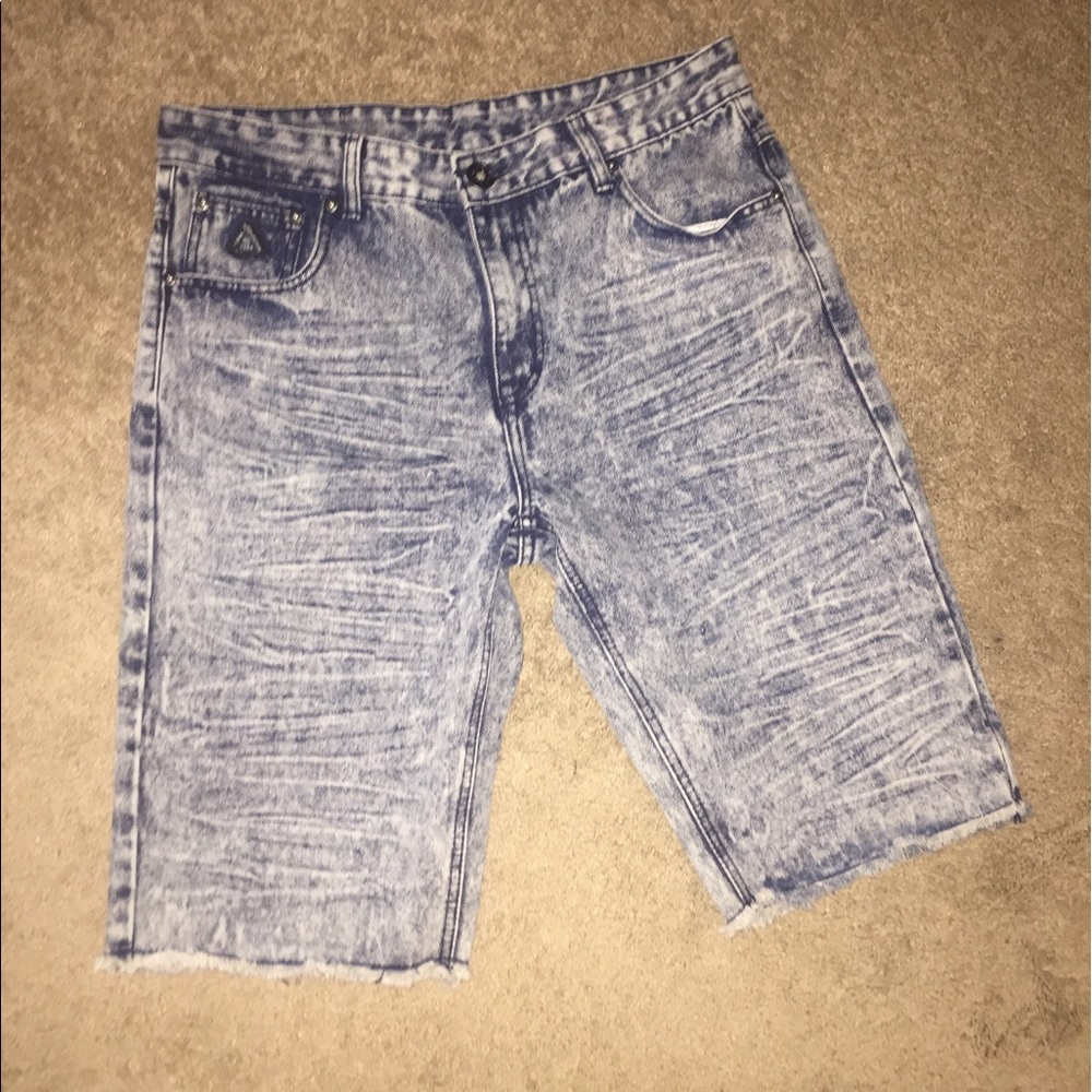 *Brand New* Never been worn DNM slim fit shorts!