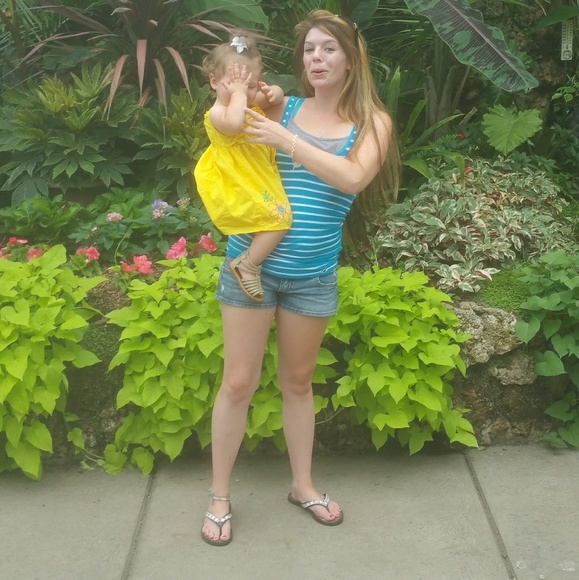 Meet your Posher, Mariah - Picture 4 of 4