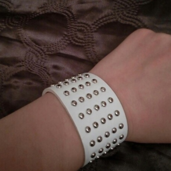New Leather Bracelet Punk Style White & Silver - Picture 2 of 4