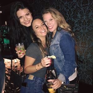 Meet your Posher, Caitlin