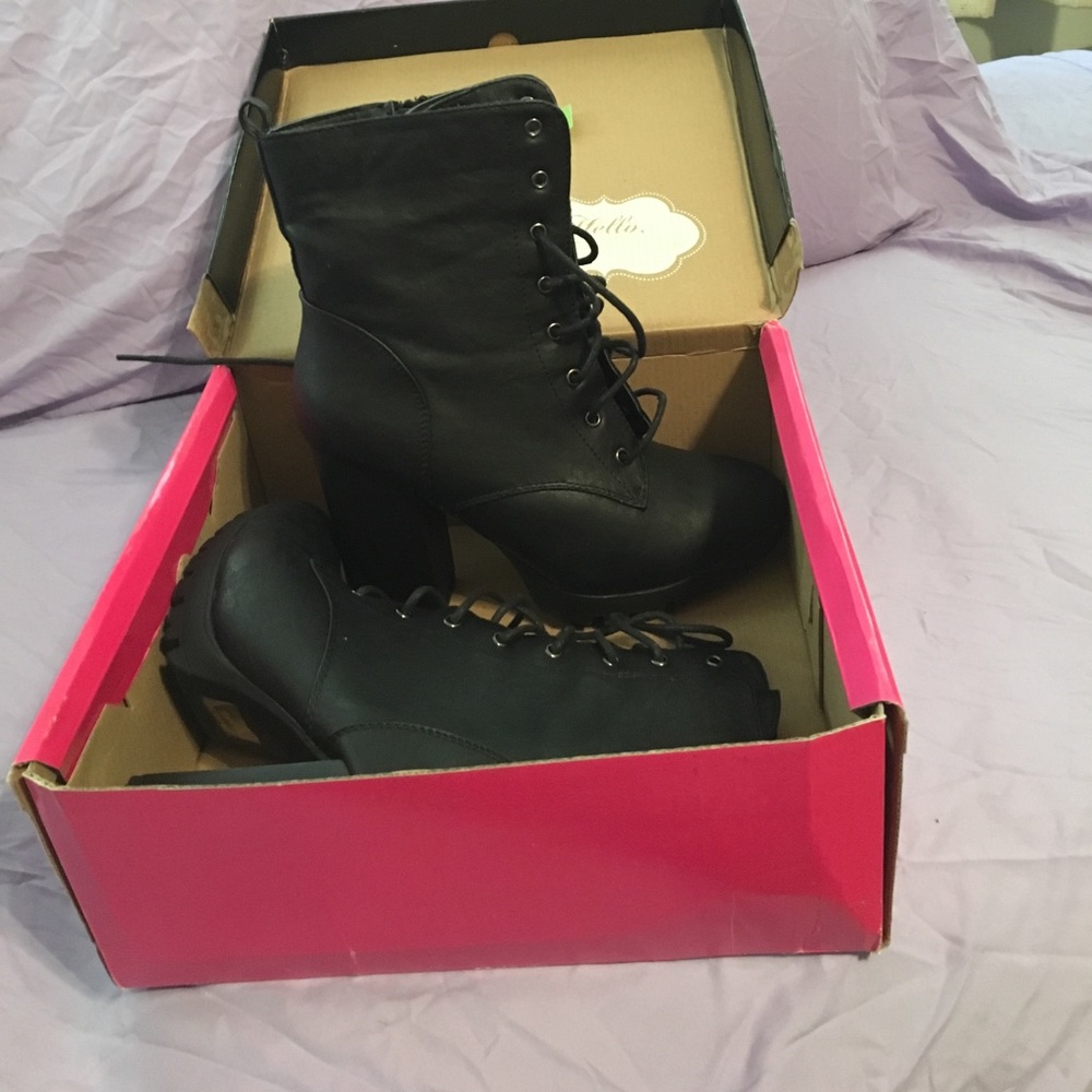 Booties boots - Picture 1 of 2