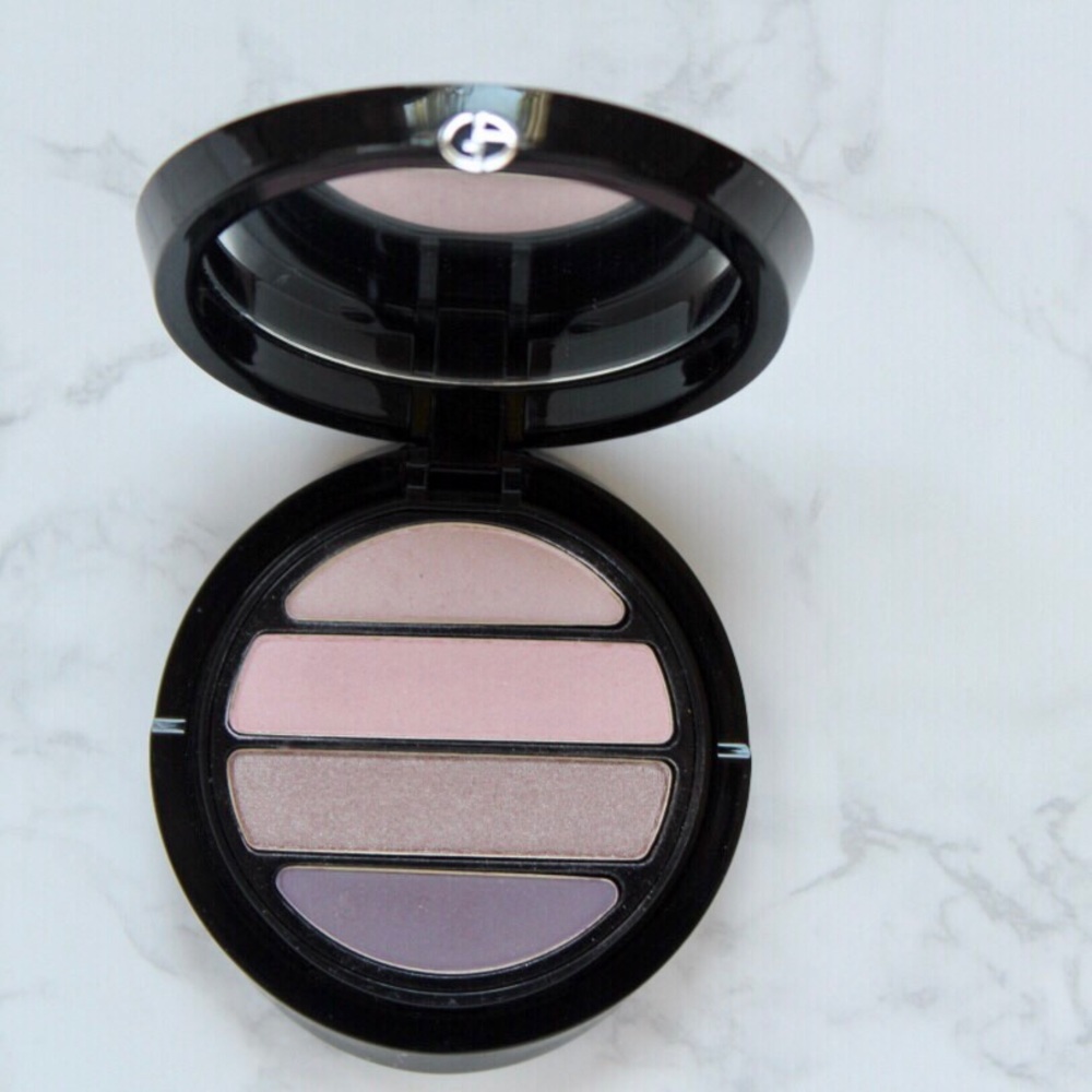 🌟 Armani eyeshadow