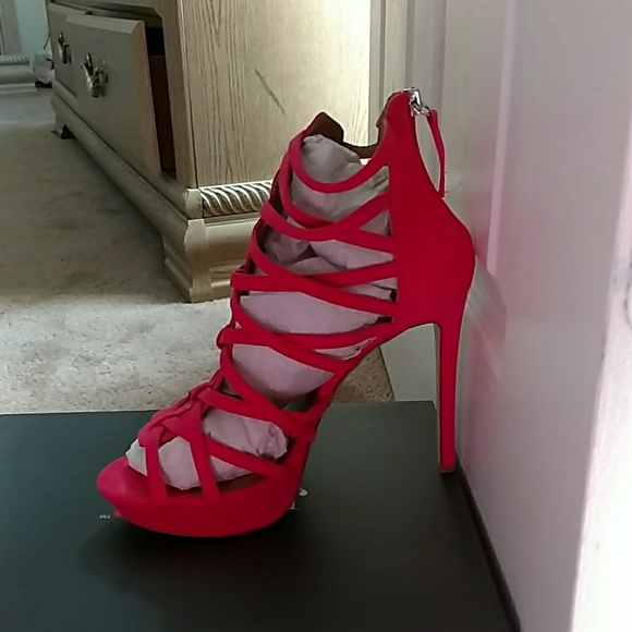 Heels - Picture 3 of 3