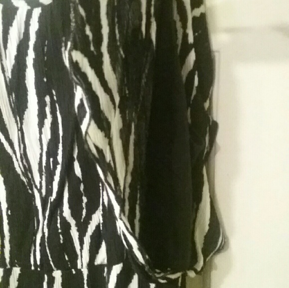 Flirty dress - Picture 4 of 4