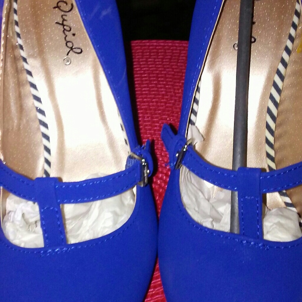 Heels - Picture 2 of 3