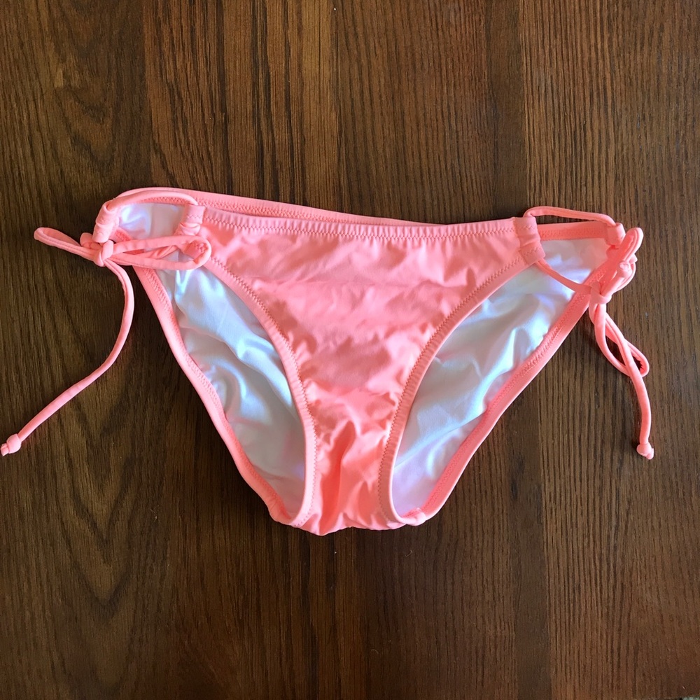 Coral VS bikini bottom