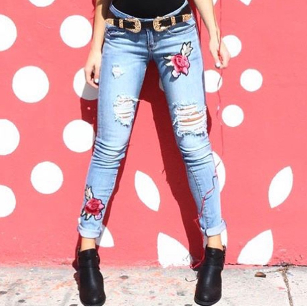 Jeans with flowers!!!! Super fashion!!!