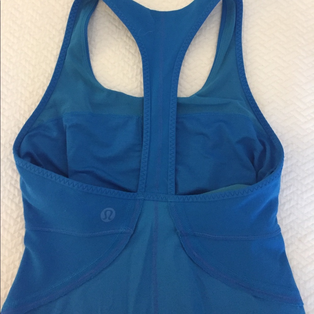 LULULEMON YOGA TANK SIZE 4