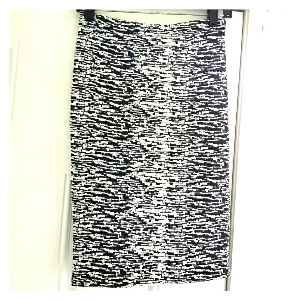 High waisted pencil skirt