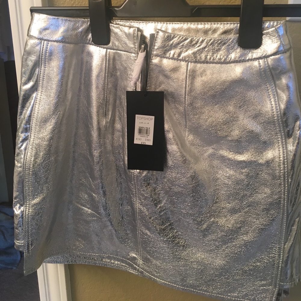 Stunning metallic real leather mini! - Picture 3 of 4