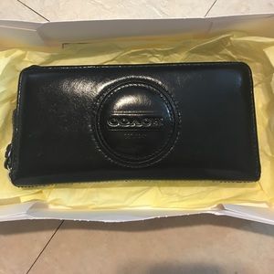 Coach leather wallet gently used Black