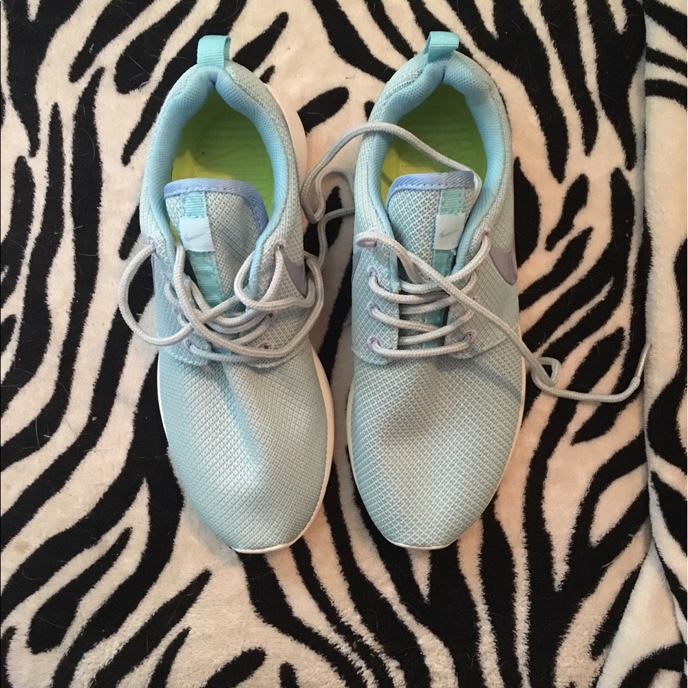 Women's Nike Tennis Shoes