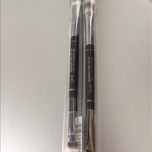 It cosmetics brushes