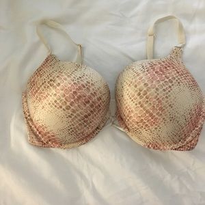 Victoria's Secret Miraculous Plunge Bra
