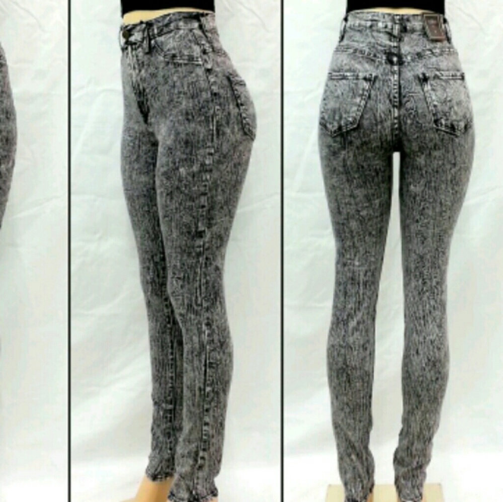💕💕"On the Go" Highwaist stonewash jeans!!🙆