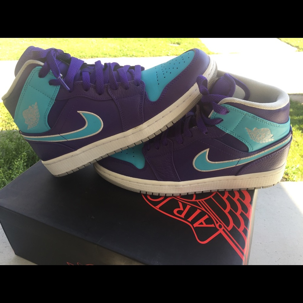 air jordan 1 mid hornets