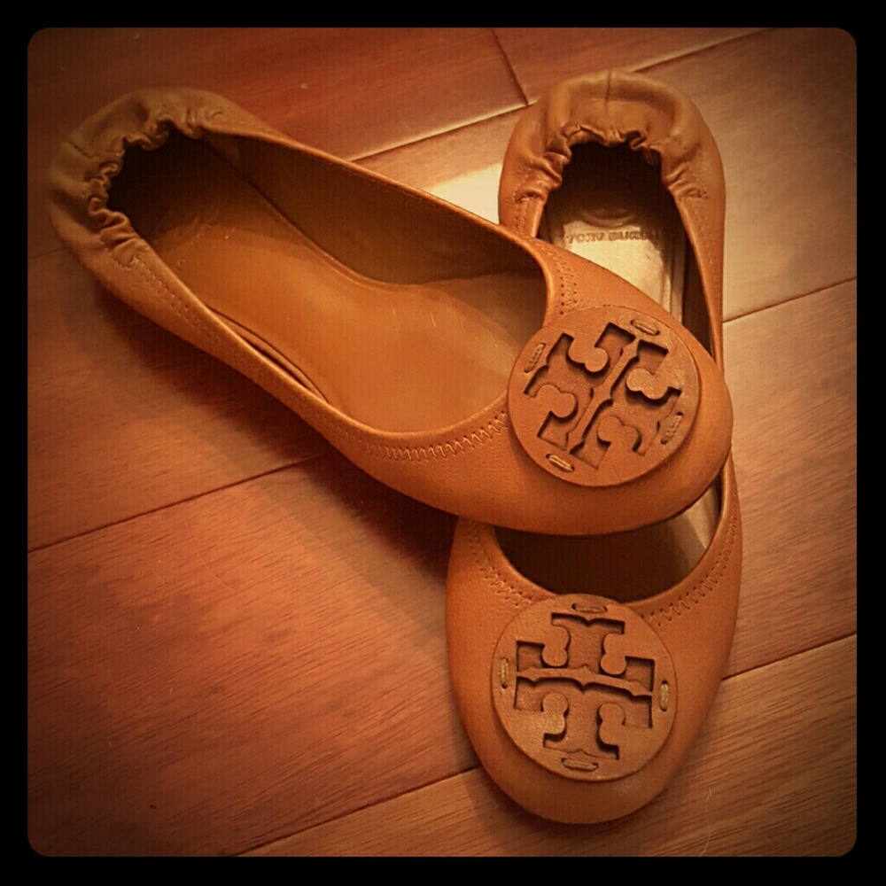 NEAR NEW Cognac Tory Burch Reva Flats - 9.5