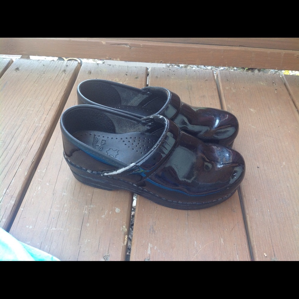 Dansko patent leather black clog