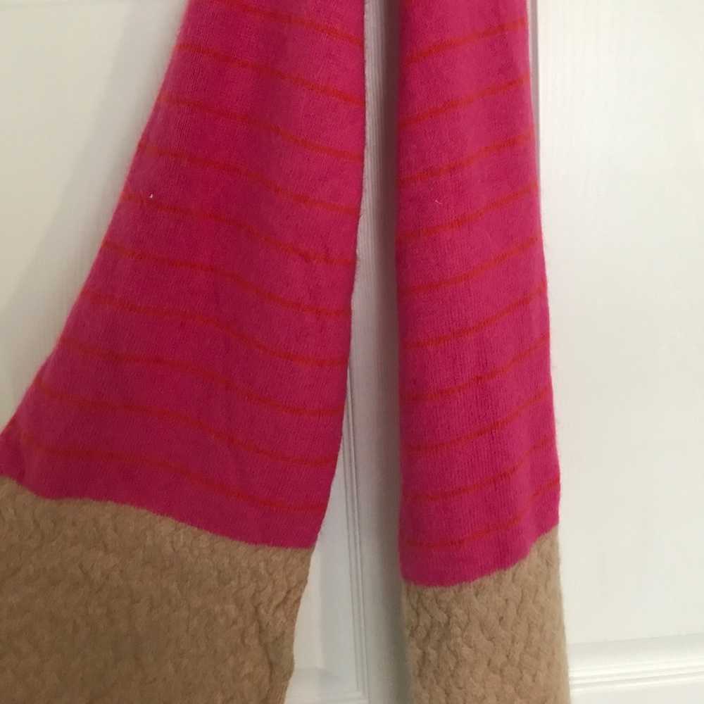 GAP Scarf - Picture 4 of 4
