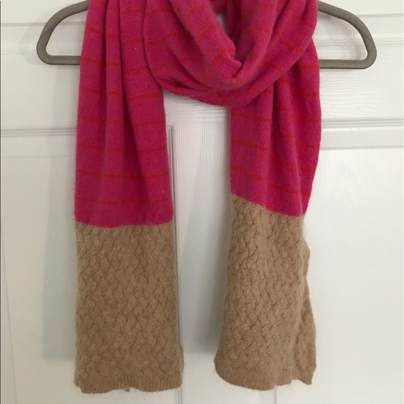 GAP Scarf - Picture 2 of 4
