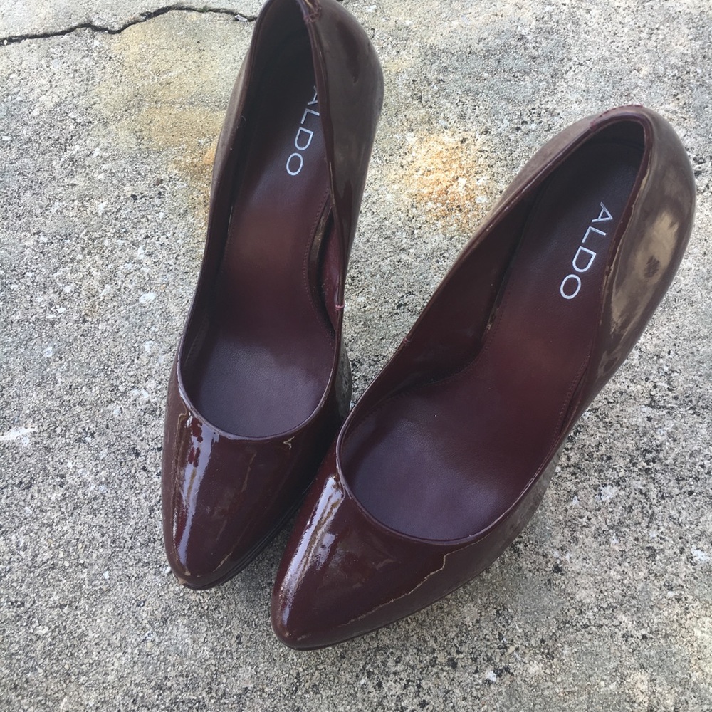 Aldo platform burgundy pump