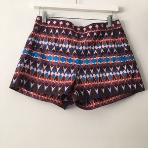 Geometric patterned shorts
