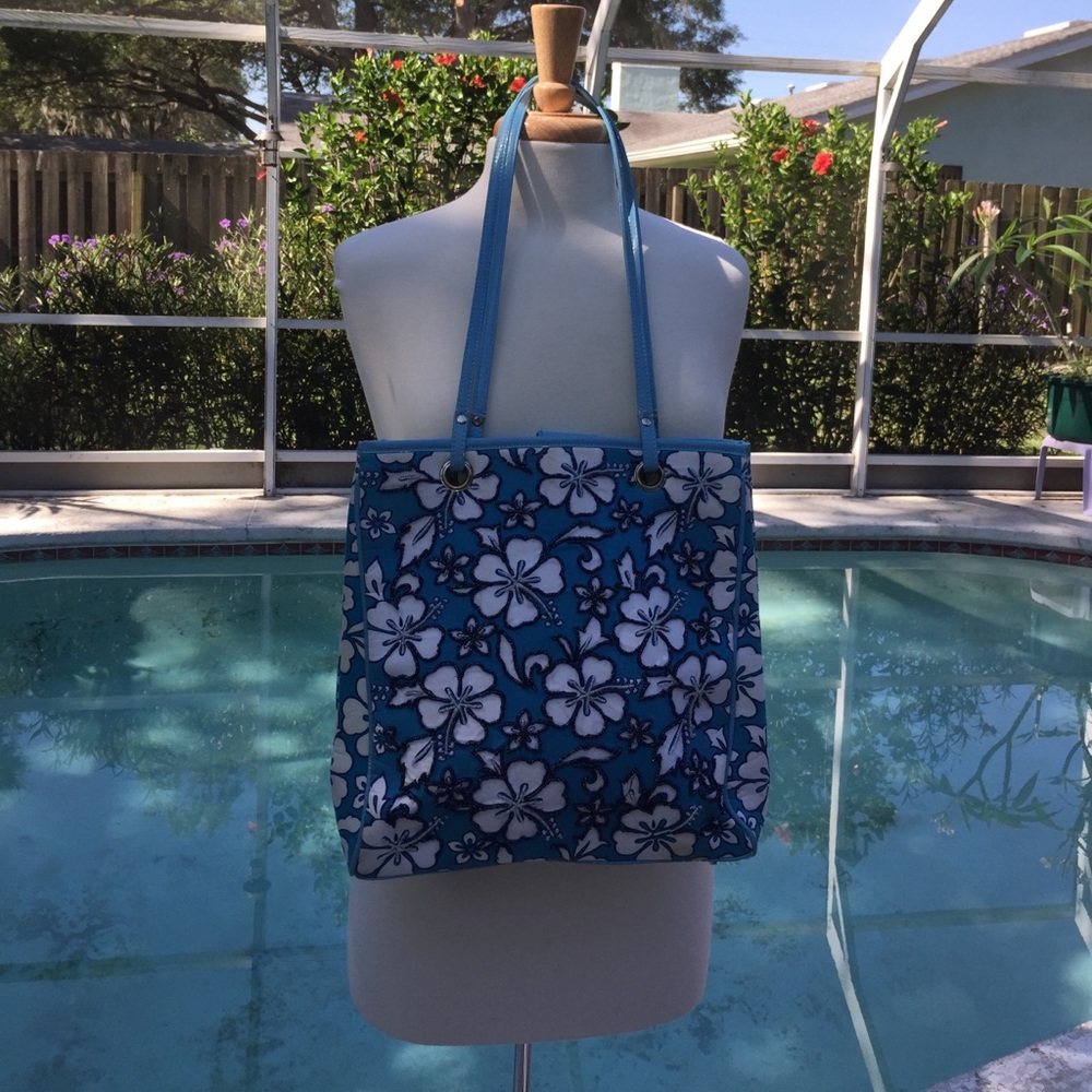 Blues & White Hibiscus Tote bag w/beads on 1 side