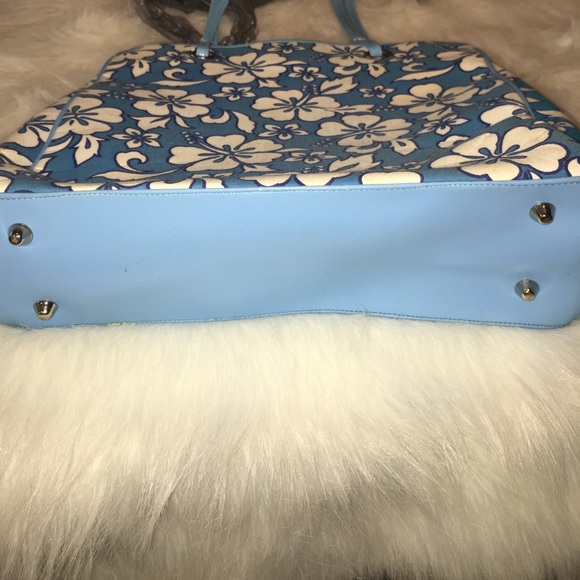 Blues & White Hibiscus Tote bag w/beads on 1 side - Picture 6 of 6
