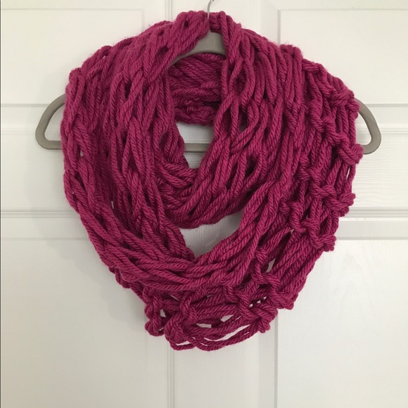 Arm-Knitted Infinity Scarf - Picture 2 of 3
