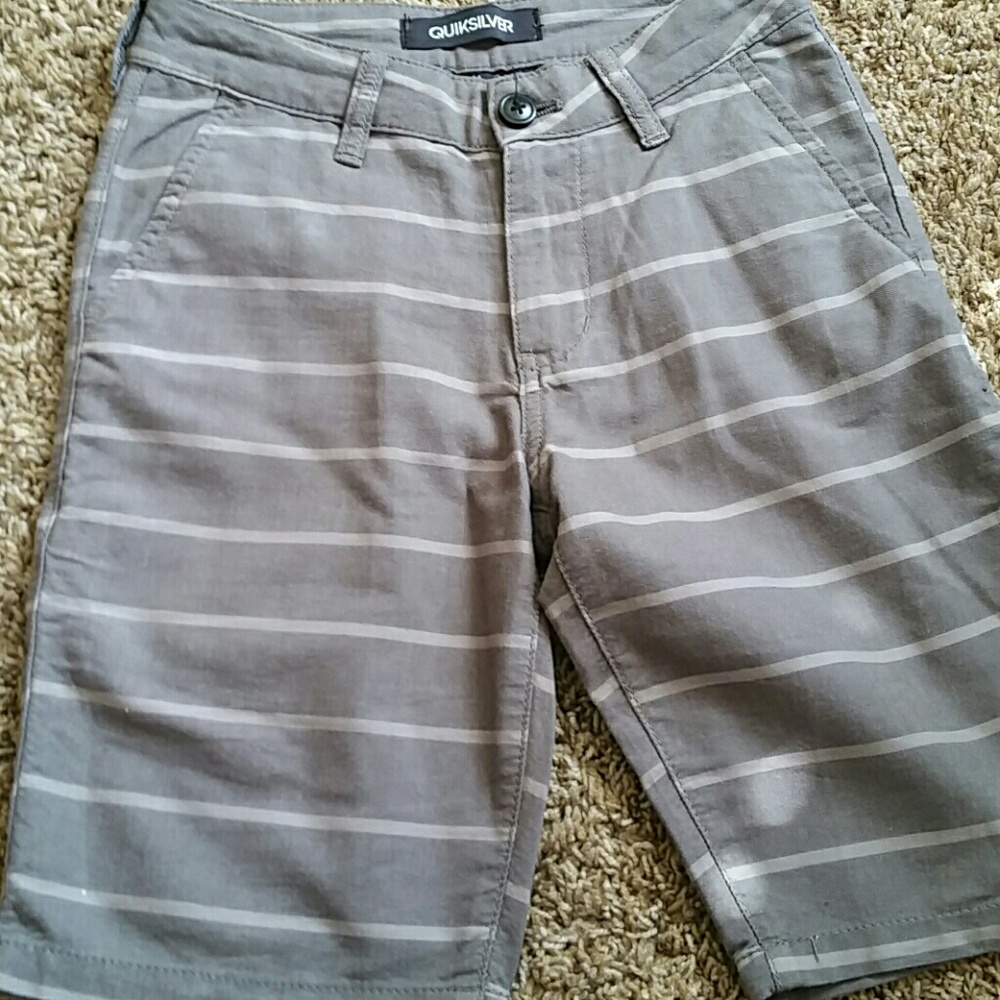Shorts - Picture 2 of 3