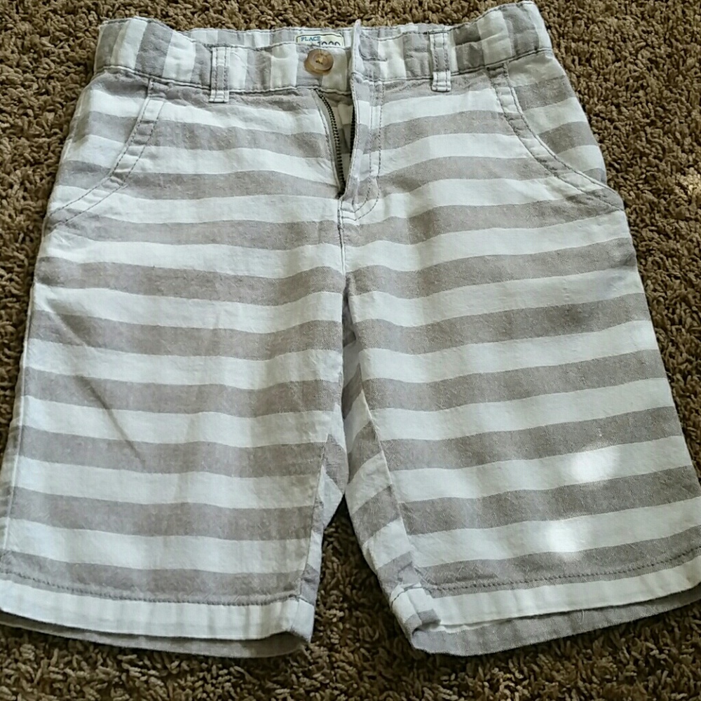 Shorts - Picture 3 of 3