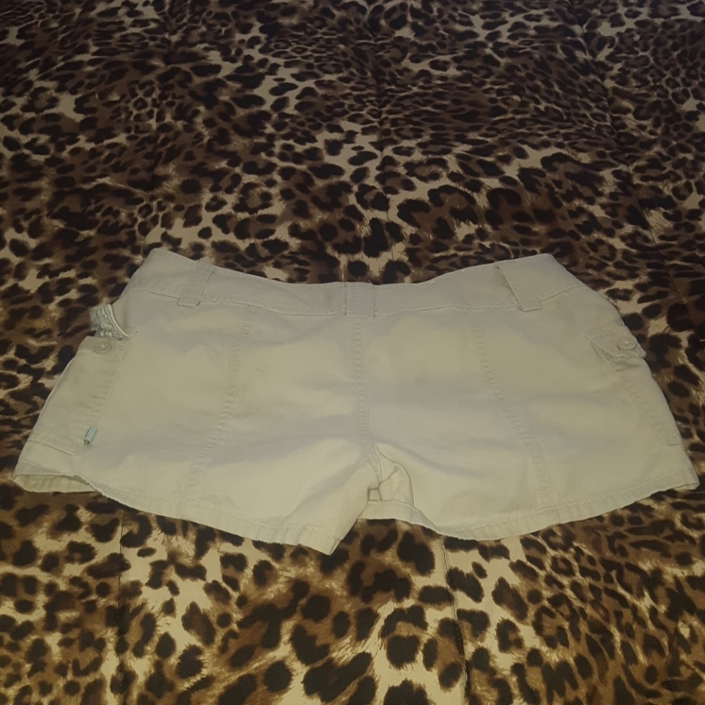 Shorts - Picture 2 of 4