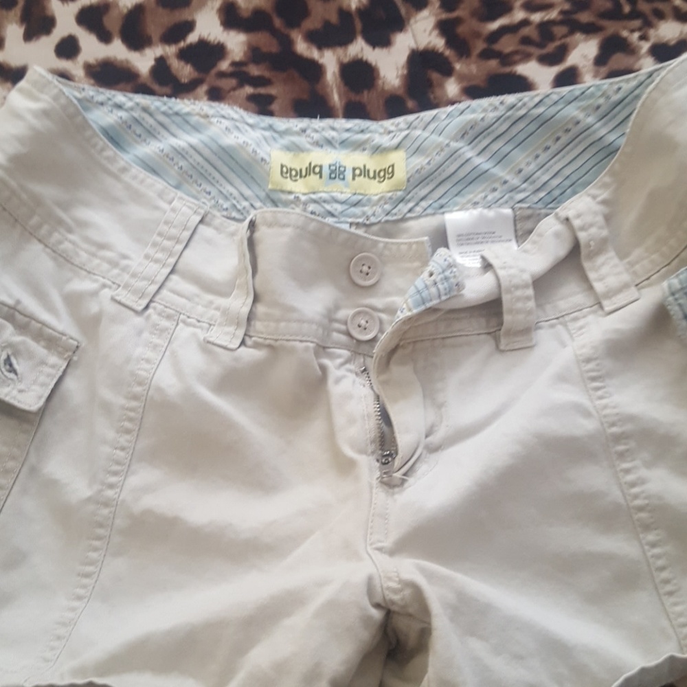 Shorts - Picture 4 of 4