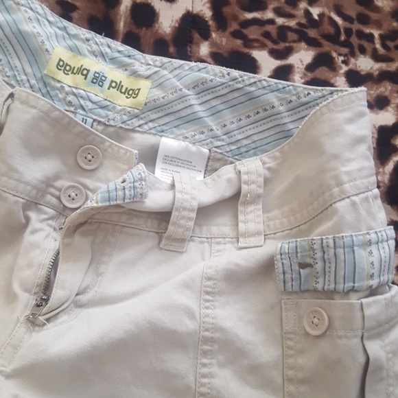 Shorts - Picture 3 of 4