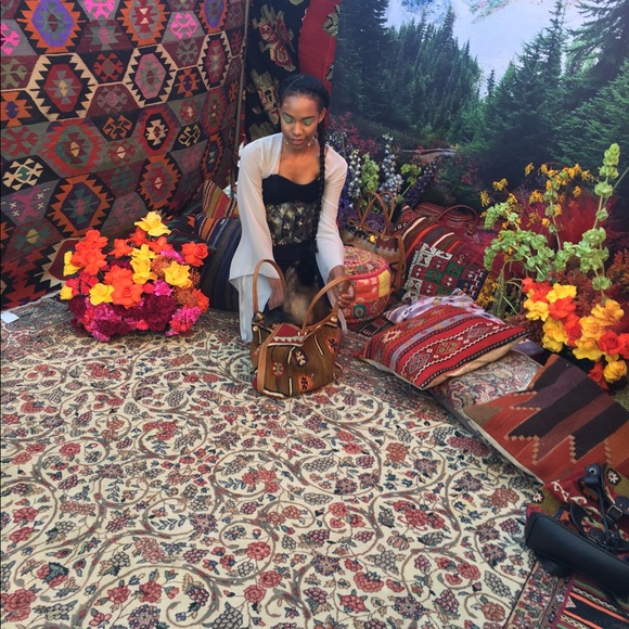 One of a kind unique large travel size kilim bag. - Picture 5 of 5