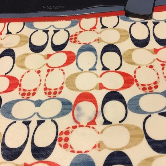 COACH - Picture 6 of 8