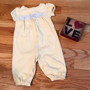 🌎Donating 10/1🌎 Gymboree Play Suit