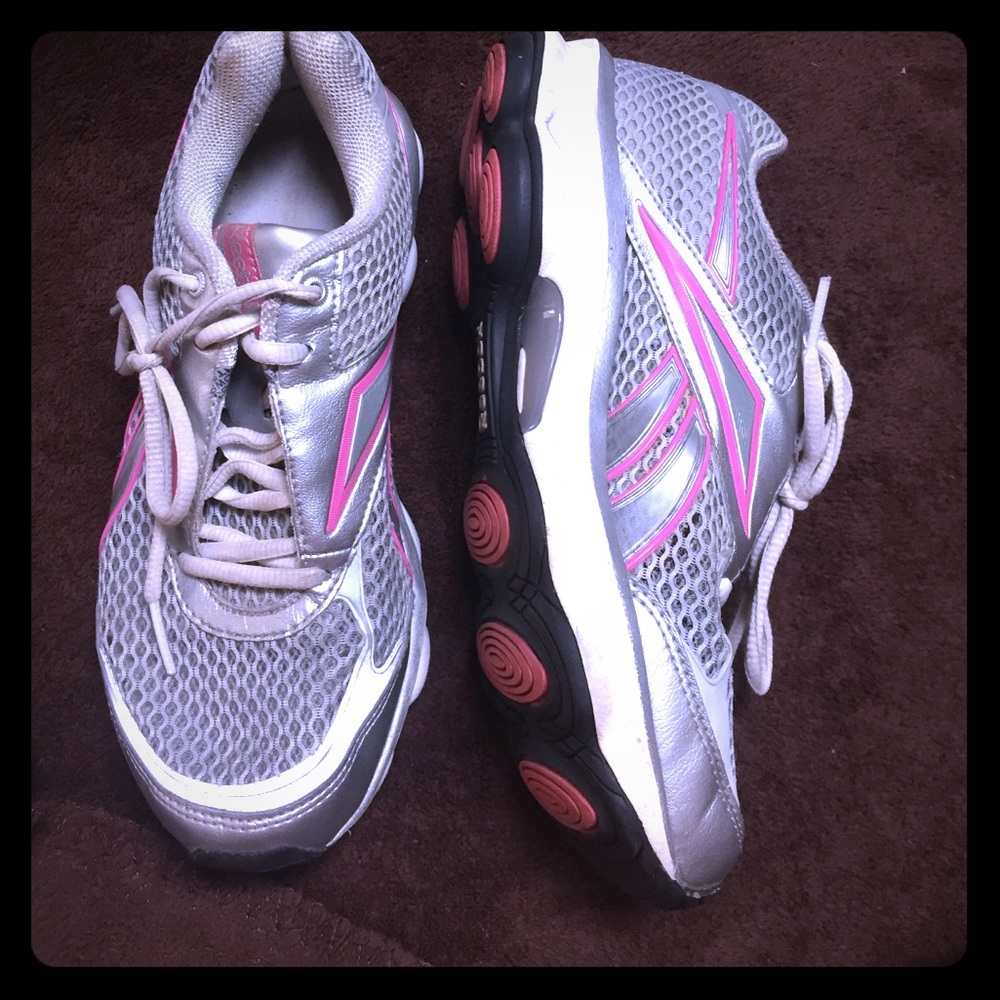Reebok Runtone Tennis Shoes: Size 6