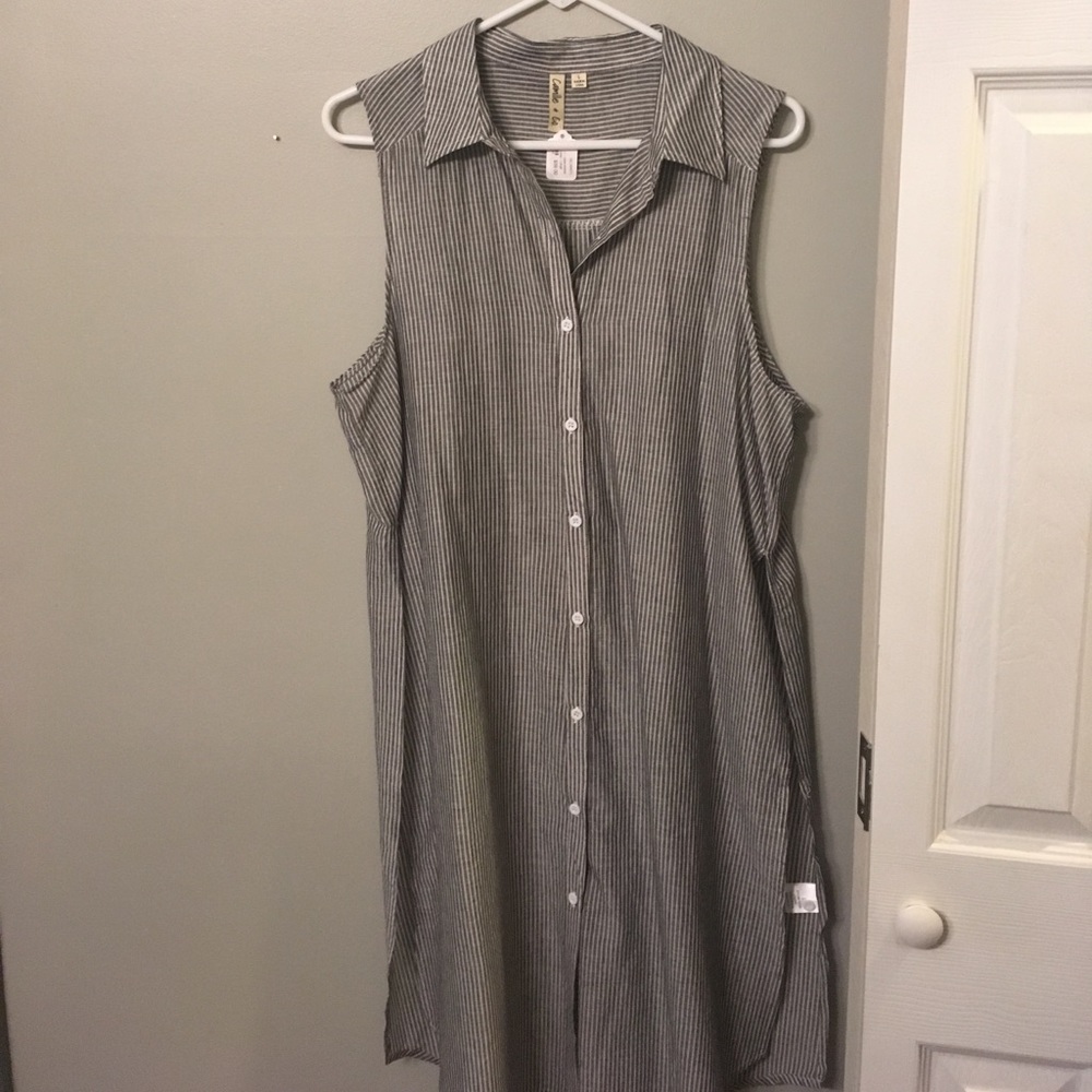 Sleeveless tunic top NWT