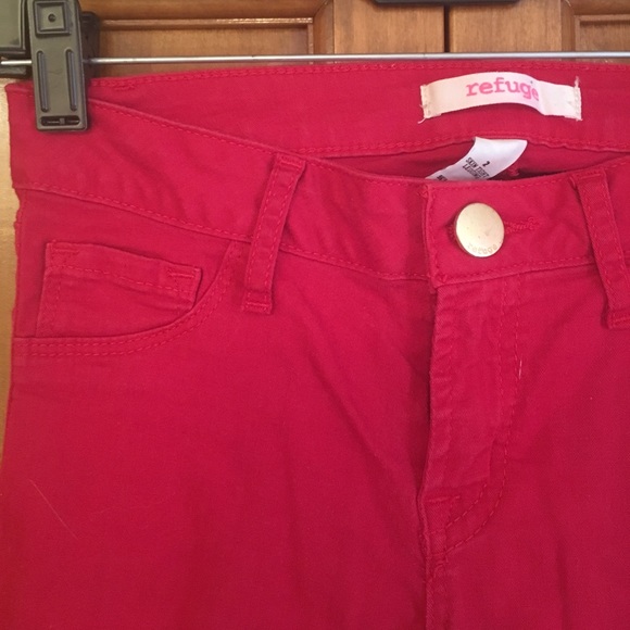 Red pants - Picture 2 of 4
